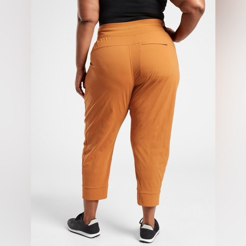 NWT Athleta Trekkie North Burnt Orange Women's Size 26 Jogger Athleticwear - Picture 2 of 8